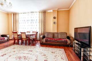 Апартаменты Apartament on Kunaeva 12 Нур-Султан Апартаменты с 3 спальнями-1